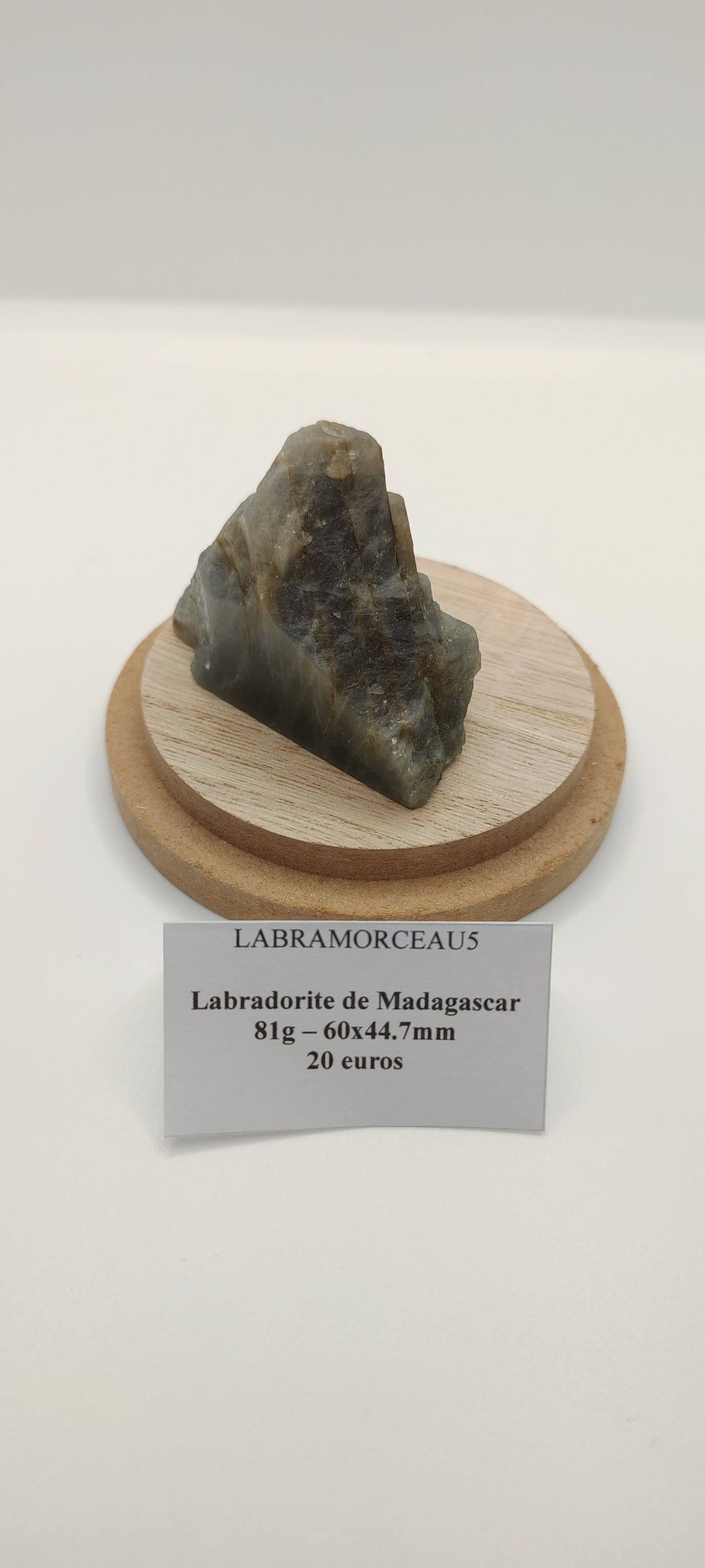 Labradorite : Morceau Semi poli