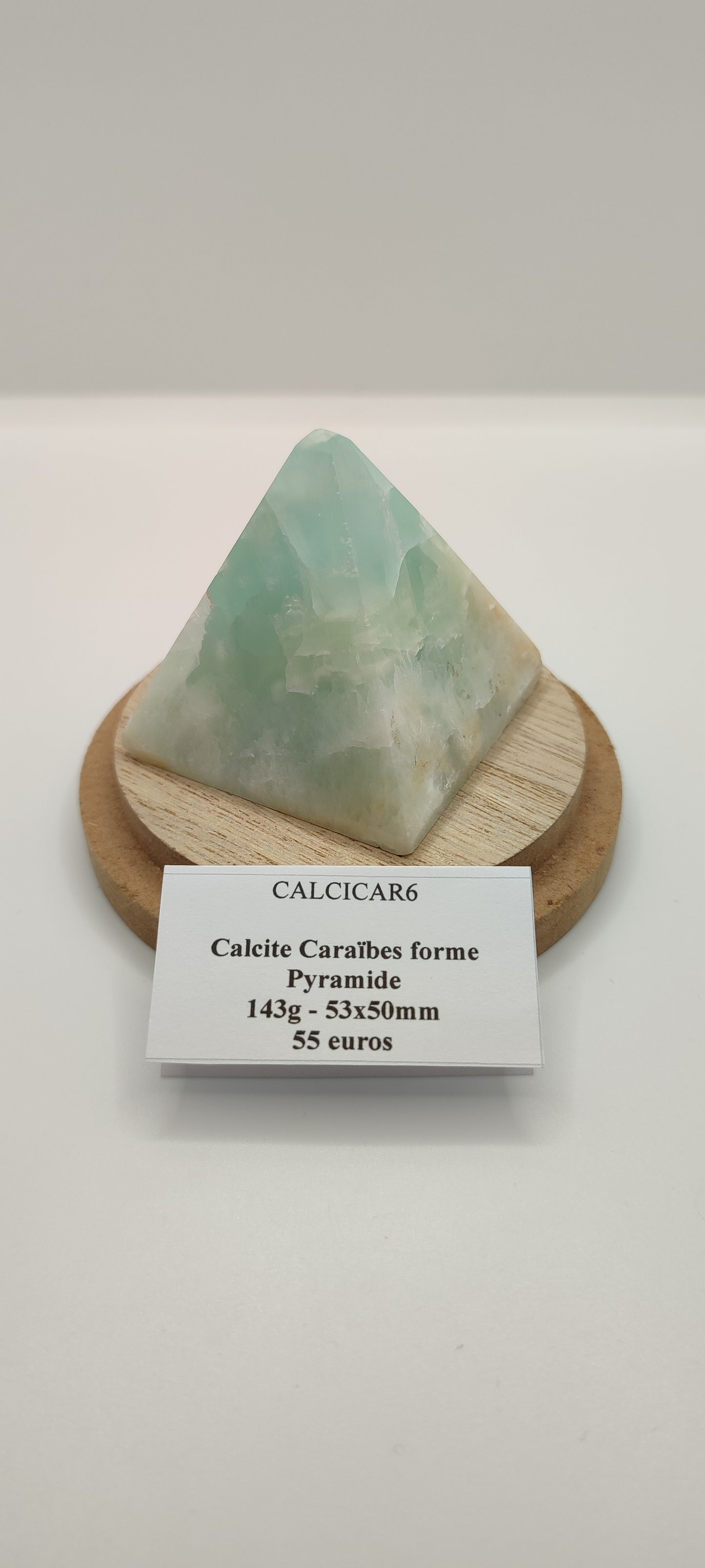 Pyramide en Calcite Caraïbes