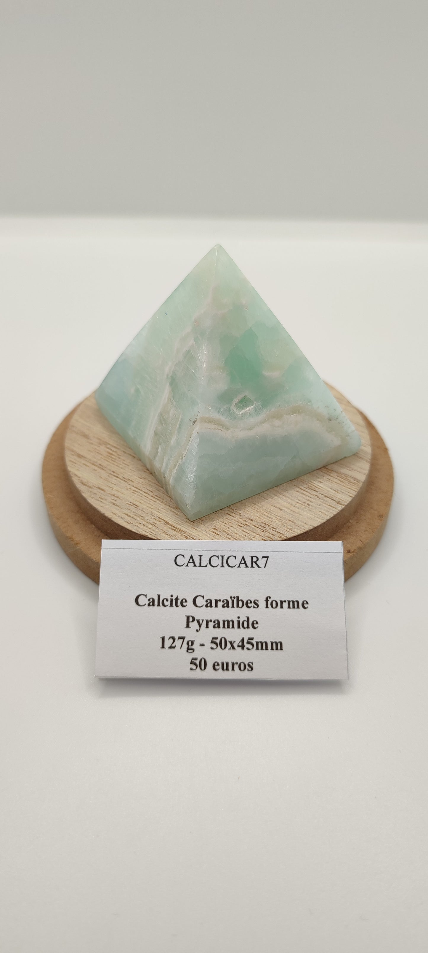 Pyramide en Calcite Caraïbes