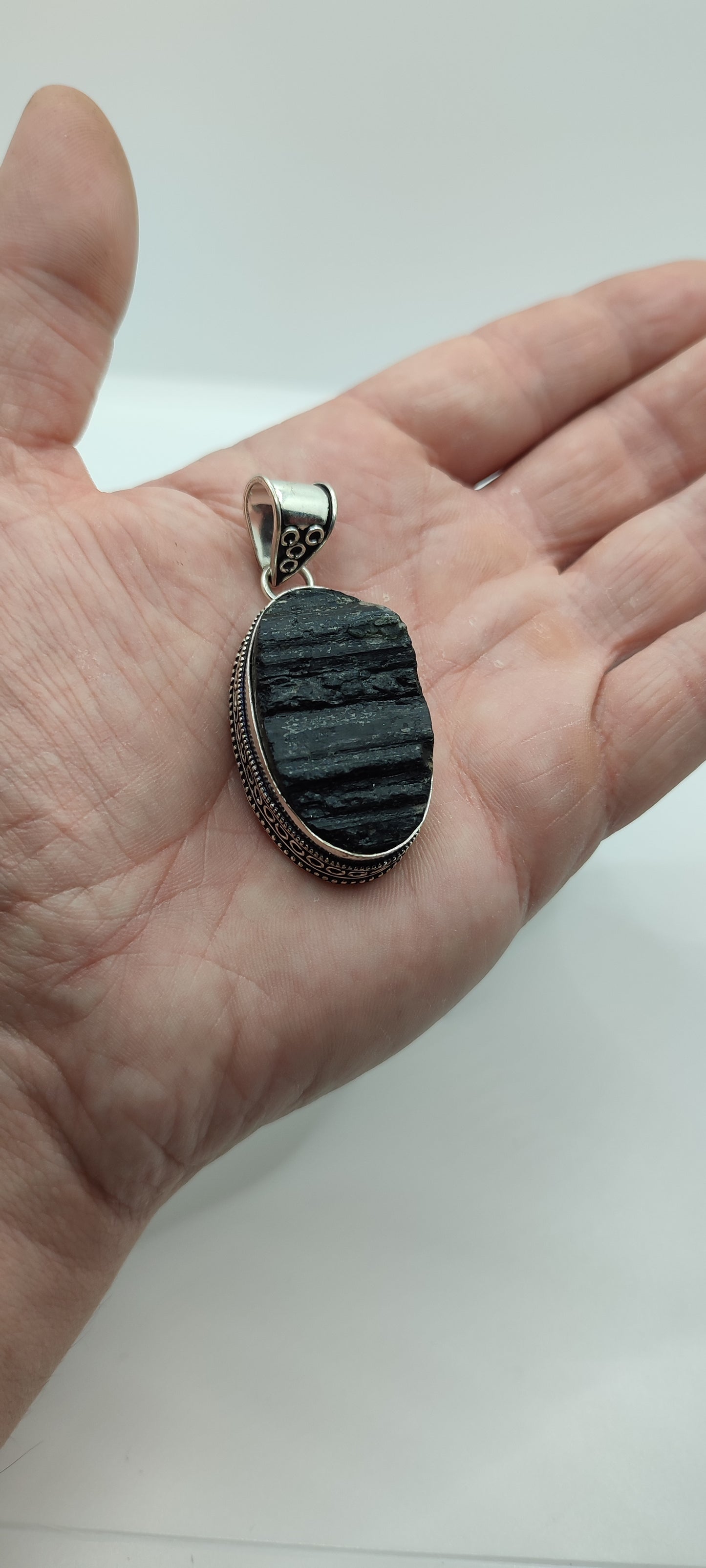 Pendentif Tourmaline Noire Brute