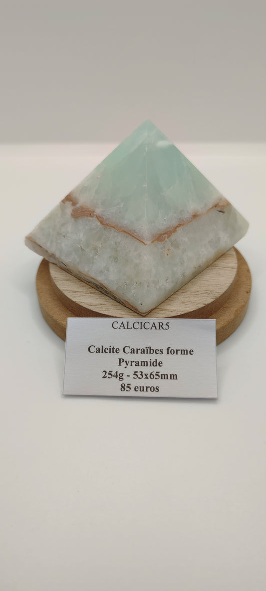 Pyramide en Calcite Caraïbes